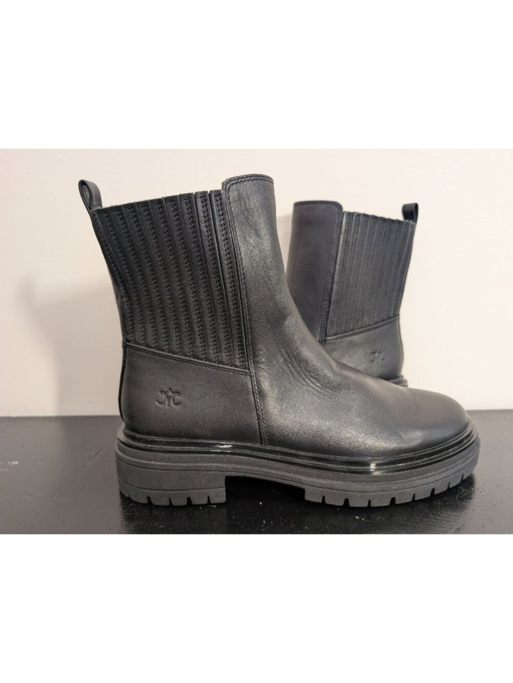 NEW Johnston & Murphy Women's Black Leather Gianna Gore Lug Sole Boot Size 8